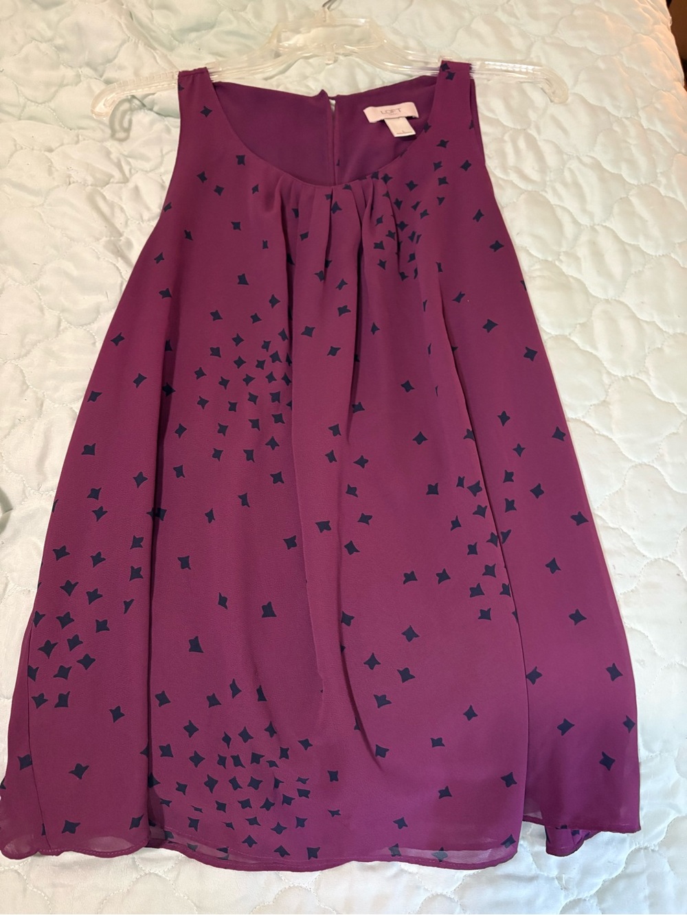 Ann Taylor LOFT Plum V-Neck Top New sz Lg